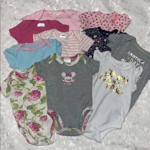 0-3 months 10 piece baby bodysuits!!
